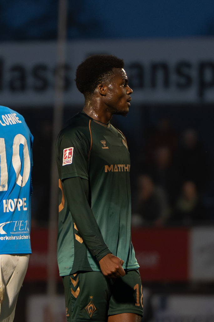 Fußball I Herren I Saison 2025-2026 I Regionalliga Nord I 25. Spieltag I TuS Blau-Weiß Lohne - Werder Bremen II I 5762 | Princewill Mbock (18, SV Werder Bremen II) - Realisiert mit Pictrs.com