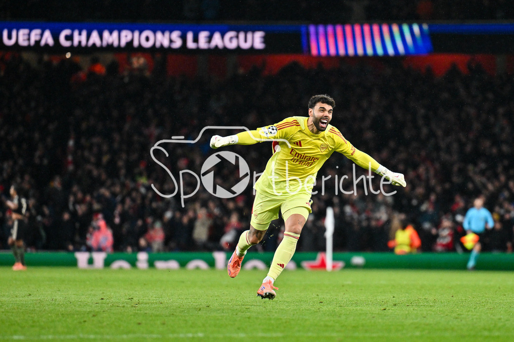 Arsenal FC - FC Bayern München | LONDON, ENGLAND - 26. NOVEMBER: Jubel von David RAYA (Arsenal FC 1) nach dem Treffer zum 2-1 durch Noni MADUEKE (Arsenal FC 20) / Tor / Torschuetze / Freude / Happy beim Ligaspiel zwischen Arsenal London und dem FC Bayern München am 5. Spieltag der UEFA Champions League im Emirates Stadium am 26.11.2025