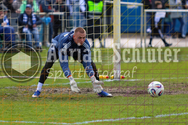 28.03.2026 GER, Fussball, Herren, Niederrhein Pokal Halbfinale, Saison 2025/2026, 1. FC Bocholt - MSV Duisburg | Maximilian Braune (MSV Duisburg) in Aktion am Ball, Einzelaktion 