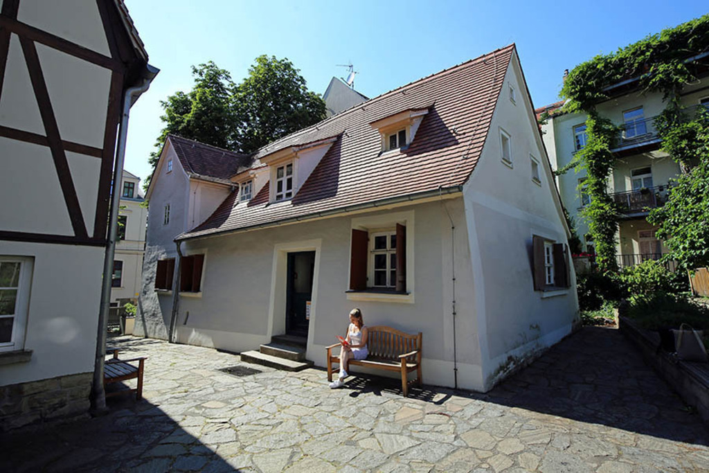 Bildlexikon Leipzig - Schillerhaus | Das Team hinter BILDLEXIKON LEIPZIG bündelt historische wie aktuelle Informationen über die Stadt Leipzig in Text und Bild auf einer Plattform und stellt diese der interessierten Öffentlichkeit zur Verfügung.