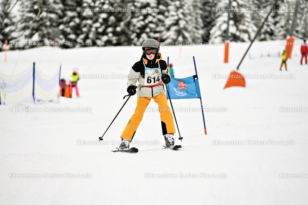SRF_20.02.2026_0623 | Skirennfotos,Serfaus,Fiss,Ladis,Kinderskirennen,Winter,Tirol,Oberland,skirace,SFL,feelfree,weil wir's genießen,ski,Ski,skifahren,Sonnenplateau, - Realisiert mit Pictrs.com