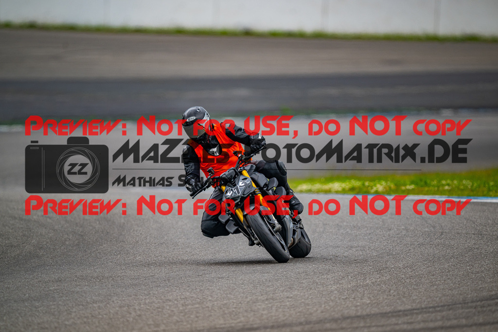 MaZZes_FotoMatrix_240701_6007705_9426 | INST