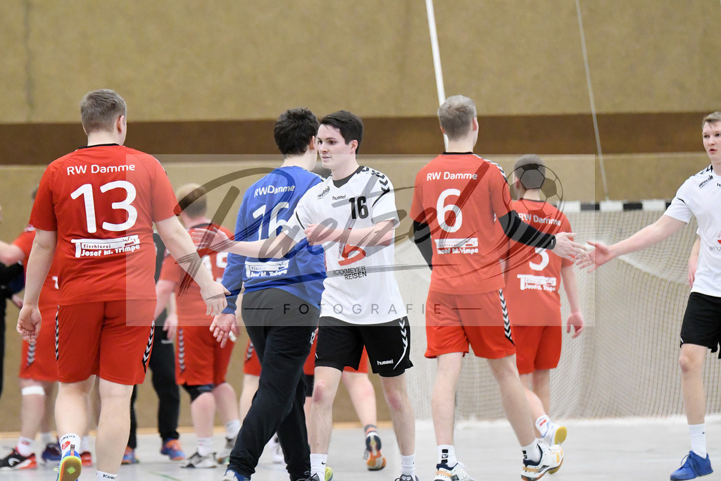 20200125_TEURWD_0073 | Handball, Herren:   beim Spiel der Landesklasse Süd zwischen SG Teuto Handball vs. RW Damme am 25.01.2020 in der Sporthalle-Gellenbeck in Hagen a.T.W., Deutschland.(Foto von Nico Paetzel) - Realisiert mit Pictrs.com