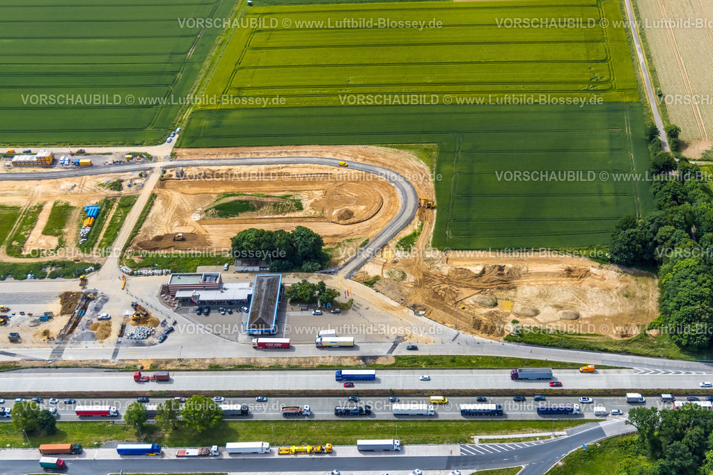 Werl220601330 | Luftbild, archeologische Ausgrabungsstätte, Baustelle an der Autobahnraststätte Am Haarstrang an der Autobahn A44,  Westbüderich, Werl, Soester Boerde, Nordrhein-Westfalen, Deutschland