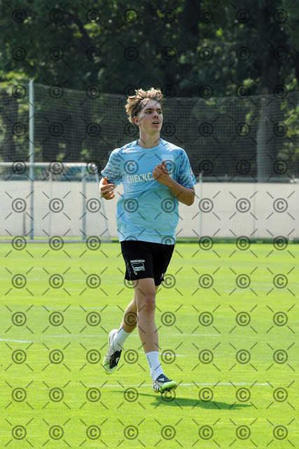 DSC_7302b | Hertha BSC, 2.Bundesliga, Herren, Saison 2025/26, Training, Dienstag 26.08. 2025, Kennet Eichhorn ( Hertha BSC ),    Foto:  Ralf Gebhardt - Realisiert mit Pictrs.com