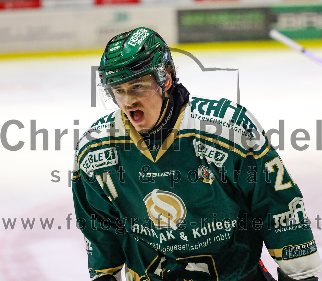 2025-12-19_121_TSV_Erding_gegen_Toelzer_Loewen | Erding, Deutschland, 19.12.2025:Eishockey, Oberliga Süd 2025 / 2026, 27. Spieltag, TSV Erding gegen Tölzer Löwen, Endergebnis: 2:5Erik Modlmayr (Erding Gladiators, #21)Foto: Christian Riedel / fotografie-riedel.net