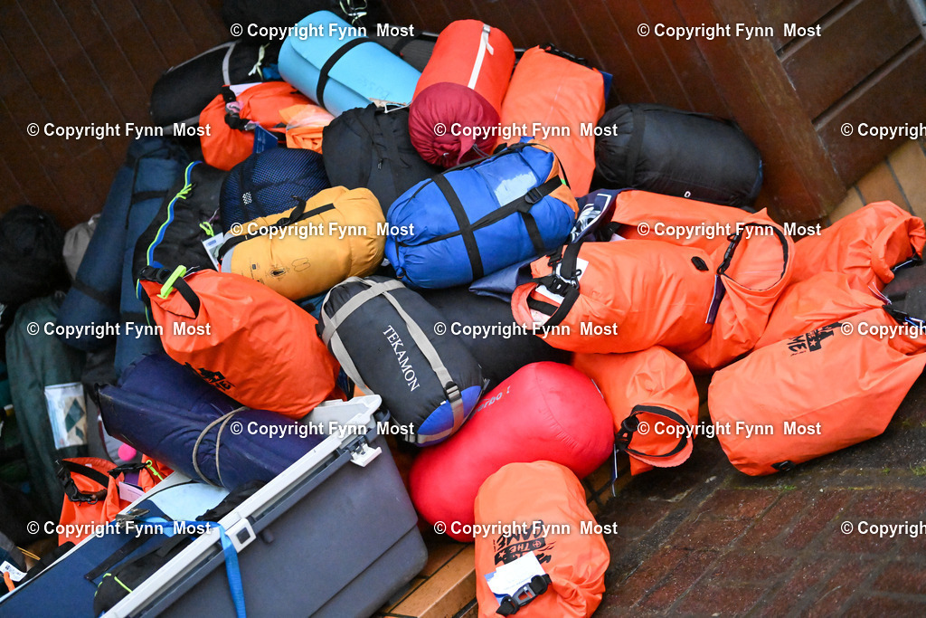 DSC_8640 | Hallo und herzlich Willkommen auf meiner Shop-Seite Fynn Most.

Ich wünsche Dir viel Spaß beim stöbern durch die Bilder, wenn Du Fragen hast oder Bilder vermisst, kannst du mir gerne eine Nachricht schreiben. - Realisiert mit Pictrs.com