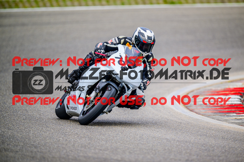 MaZZes_FotoMatrix_240910_6007705_4580 | GRUEN