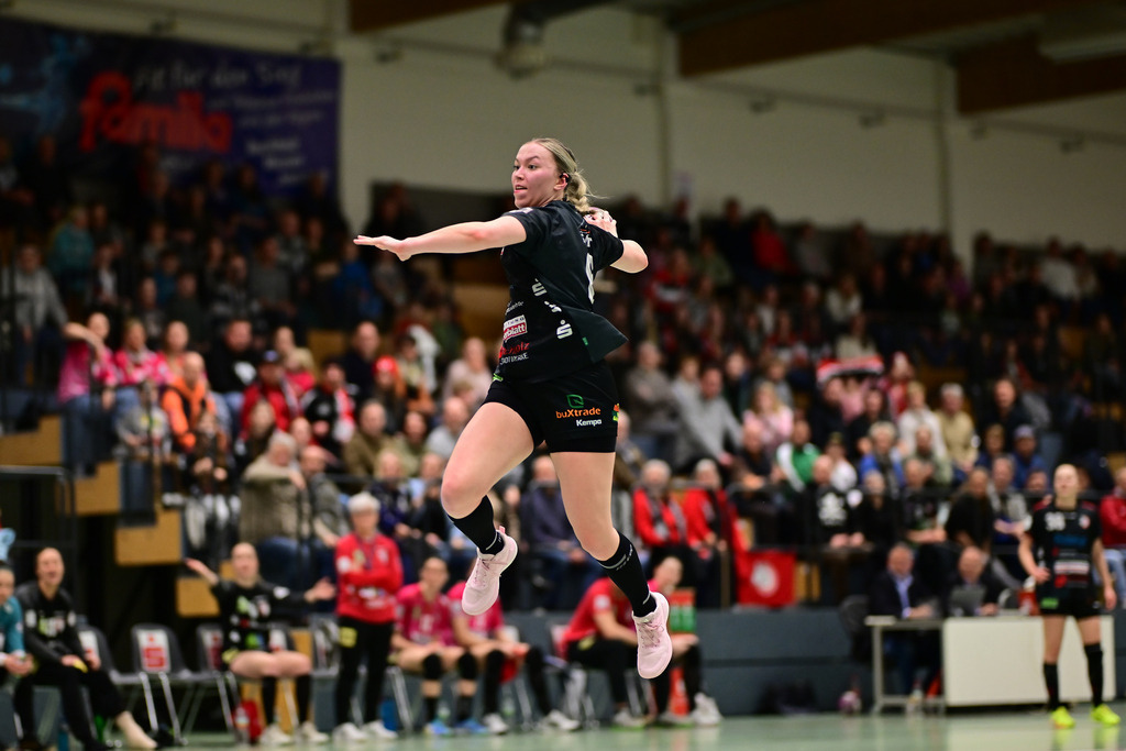 Handball I Frauen I Saison 2024-2025 I 2. HBF I 16. Spieltag I HL Buchholz 08-Rosengarten - SV Union Halle-Neustadt | Der Sportfotograf. - Realisiert mit Pictrs.com