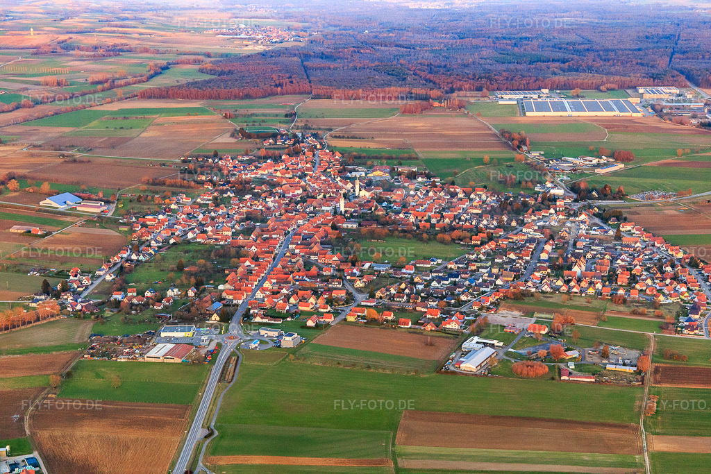 Luftbild: Dorfübersicht aus Osten in Hatten im Bundesland Bas-Rhin in Frankreich.Foto: IMG_105014.jpg vom 21.03.2018 durch Werner Riehm/FLY-FOTO.deAuflösung des Originals: 5472 x 3648 px