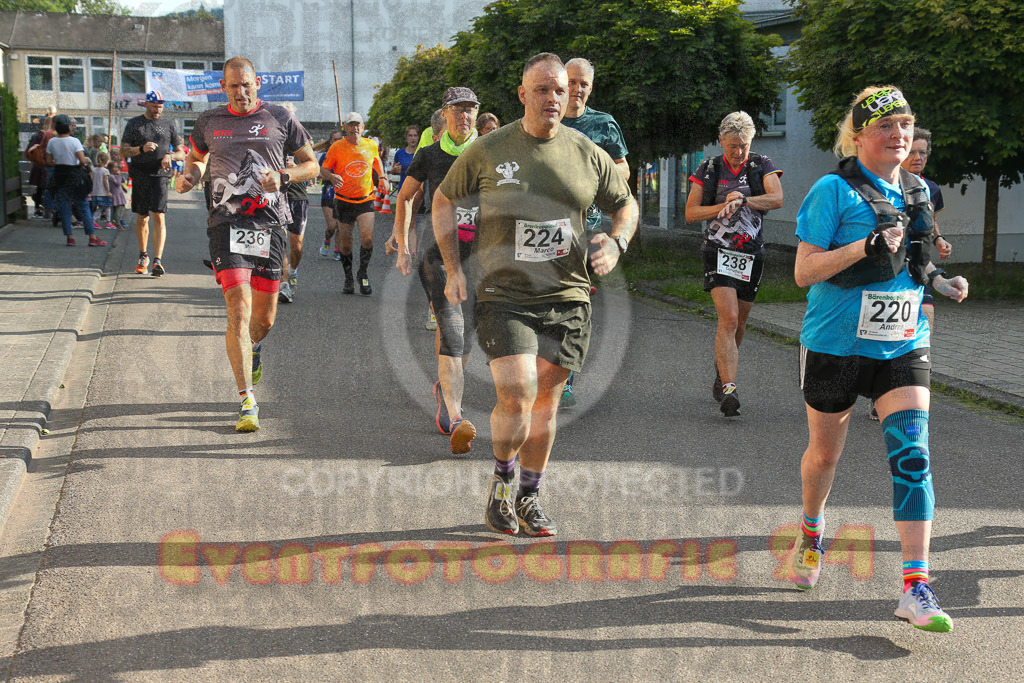 230804_1811_EX1_3770 | Sportfotografie im Rhein-Sieg Kreis, Köln, Bonn, NRW, Rheinland Pfalz, Hessen, etc. Unser Tätigkeitsfeld umfasst den Laufsport vom Volkslauf über den Marathon, Duathlon, Triathon bis zum Ultralauf wie Kölnpfad Ultra oder Schindertrail.