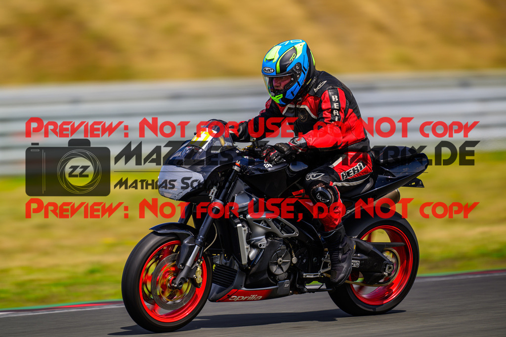 MaZZes_FotoMatrix_240725_6007705_4263 | GELB