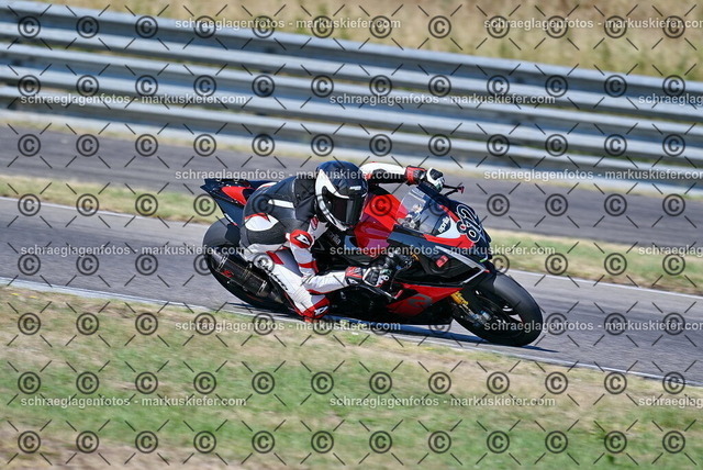 26bt04-0071 | markuskiefer.com - Realisiert mit Pictrs.com