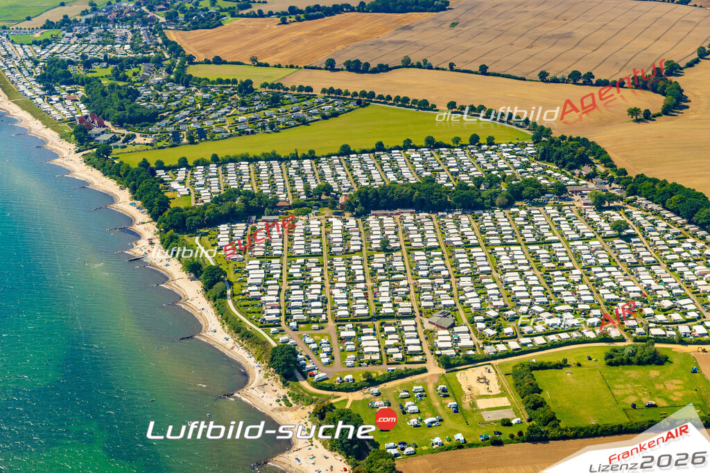 Schöne Luftaufnahme als Geschenk in Brodau Campingplatz Schashagen - Die Luftbildaufnahme wurde 2025 vom UL-Flugzeug heraus erstellt ( keine Drohne ) - Hochauflösende Luftaufnahme -Nicht vergleichbar mit Google Maps oder Satelittenbilder- Die Geschenkidee !Mit Lizenz und Bildrechte bestellbar