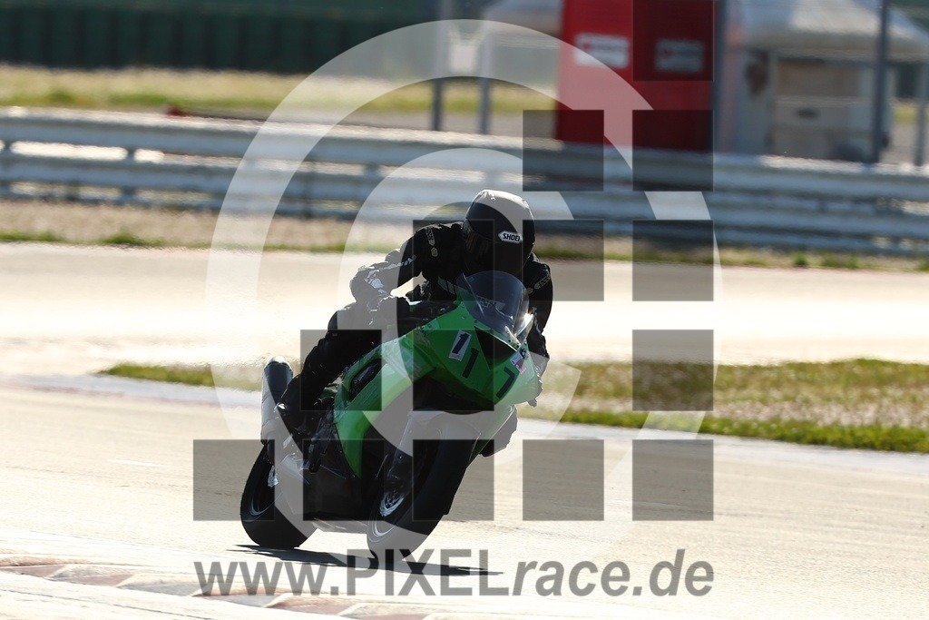 0117-20260403_05919 | Schöne Erinnerungen an spannende Momente - das festzuhalten ist unser Job. PIXELrace.de ist seit 2003 auf den Rennstrecken Europas unterwegs um die Action draußen beim Fahren und die wunderbare Stimmung imm Fahrerlager für euch einzufangen.