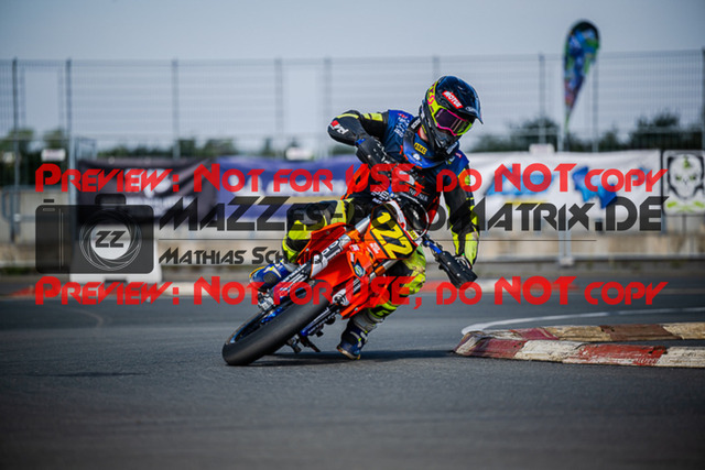 MaZZes_FotoMatrix_220904_3949 | S2