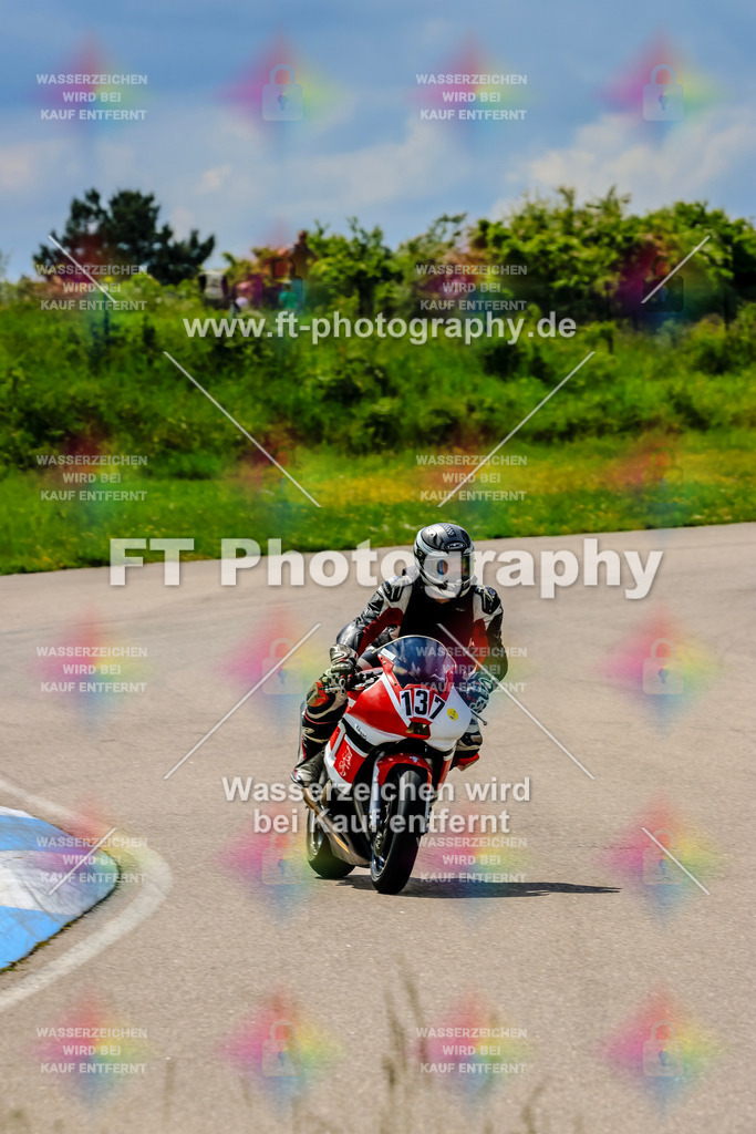 MotoTeam-0148 | Hier findet Ihr Bilder von Touristenfahrten auf der Nürburgring Nordschleife oder von anderen Veranstaltungen die ich besucht habe. Viel Spass beim Durch Schauen 