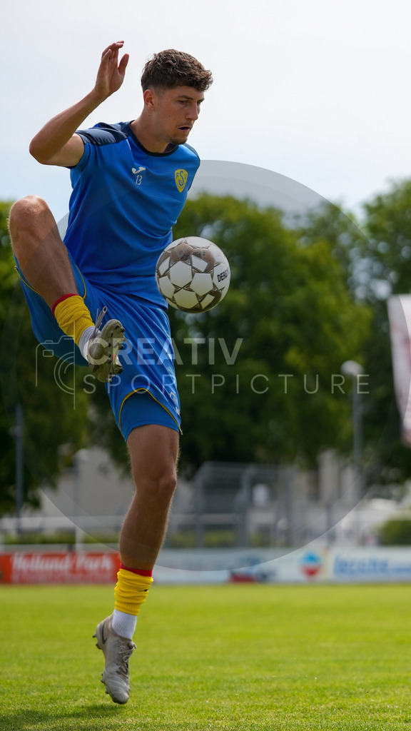 Fußball, Herren, Saison 2025/2026, 3. Luckenwalder Turmpokal, Werner-Seelenbinder-Stadion Luckenwalde, Spiel: FSV 63 Luckenwalde vs. F.C. Hansa Rostock U19,  | Fußball, Herren, Saison 2025/2026, 3. Luckenwalder Turmpokal, Werner-Seelenbinder-Stadion Luckenwalde, Spiel: FSV 63 Luckenwalde vs. F.C. Hansa Rostock U19,  Im Bild: Quentin Seidel (Luckenwalde) - Realisiert mit Pictrs.com