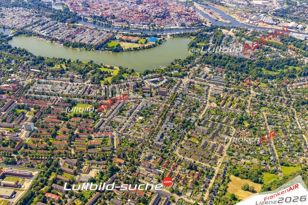Luftaufnahme Marli Lübeck - Die Luftaufnahme wurde 2025 vom UL-Flugzeug heraus erstellt ( ohne Drohne ) - Hochauflösende Luftaufnahme - für professionelle Ausdrucke geeignet. Die Geschenkidee !Mit Lizenz und Bildrechte bestellbar