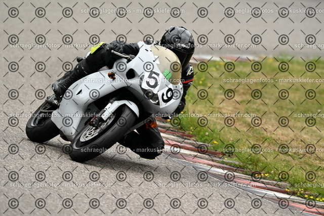 25bt02-1205 | markuskiefer.com - Realisiert mit Pictrs.com