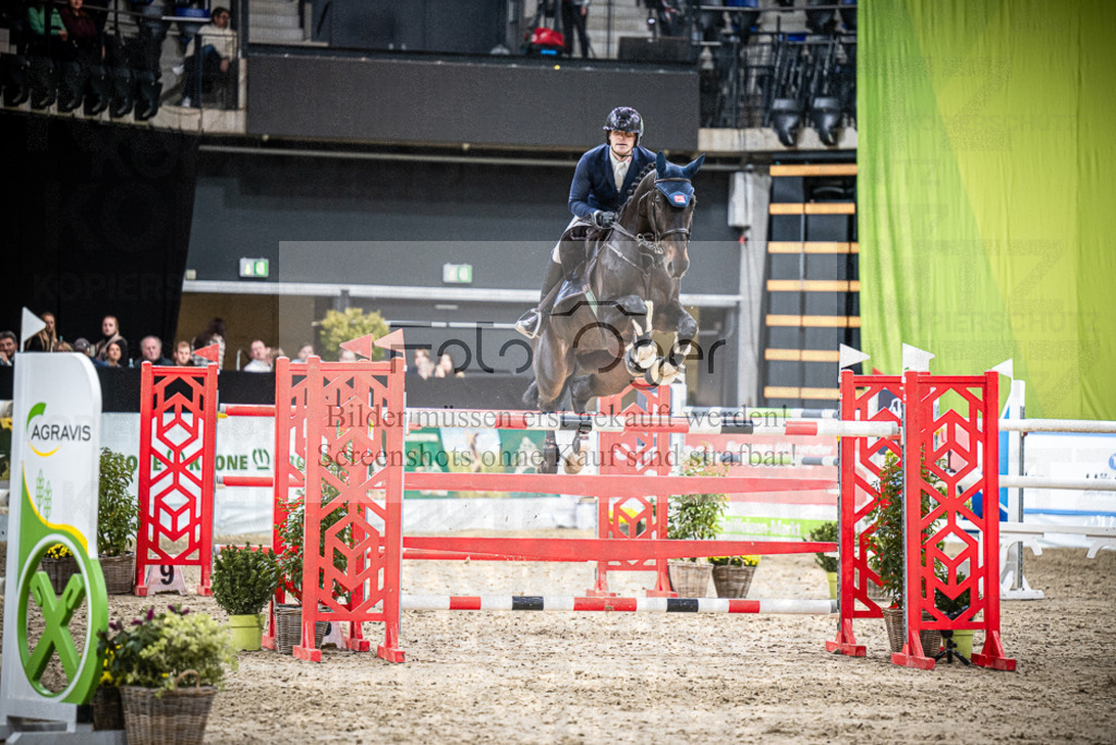 DOS_1409 | Entdecke hochwertige Reitturnierfotos von Foto Oger. Professionell, emotional und authentisch – jetzt Lieblingsmomente im Shop bestellen.Deutschlandweite Turnierfotografie. - Realisiert mit Pictrs.com