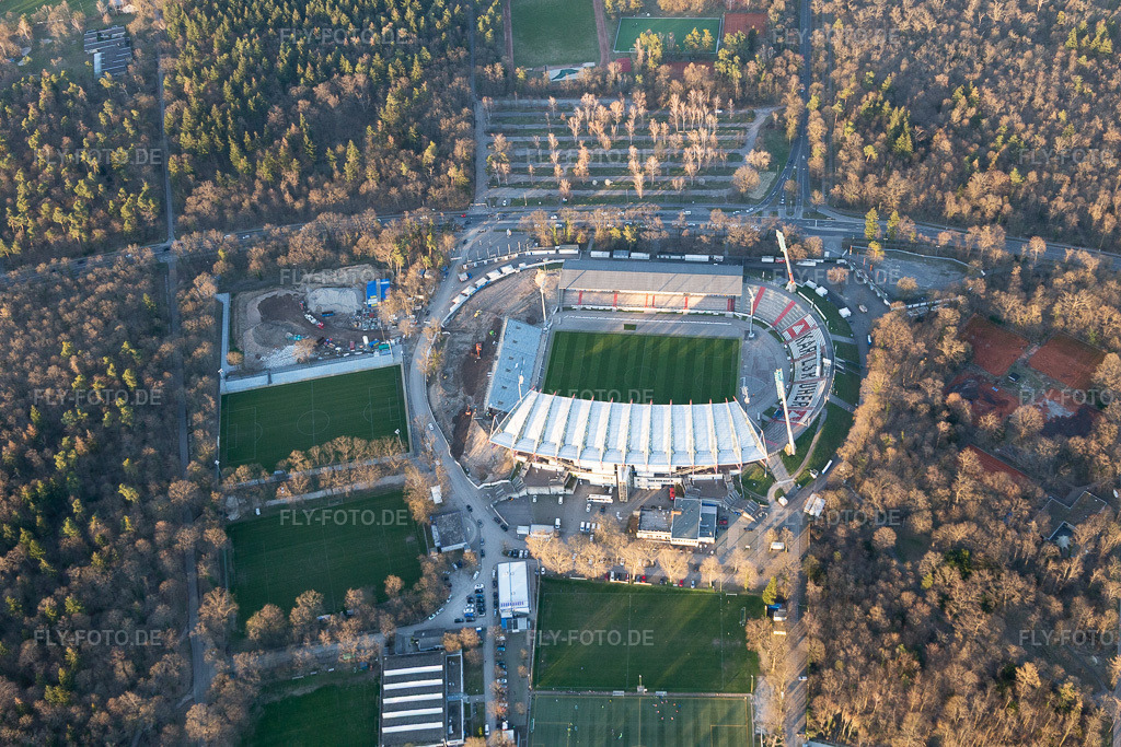 Luftbild: Wildparkstadion, Baustelle im Ortsteil Innenstadt-Ost in Karlsruhe im Bundesland Baden-Württemberg in Deutschland. Foto: IMG_112961.jpg vom 20.03.2019 durch Werner Riehm/FLY-FOTO.de