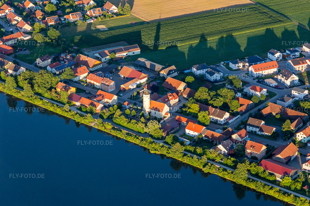 Luftbild: Friesheim im Ortsteil Friesheim in Barbing im Bundesland Bayern in Deutschland. Foto: IMG_133304.jpg vom 03.07.2022 durch Werner Riehm/FLY-FOTO.deGemeinde Barbing | Gemeinde Barbing