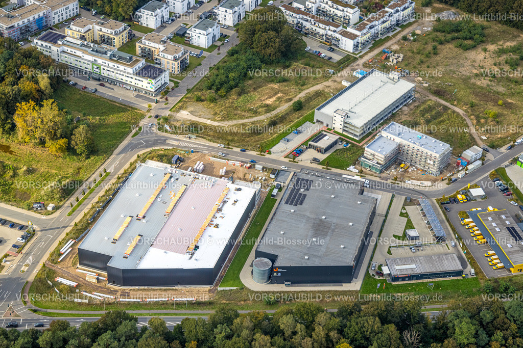 Emmerich241010580 | Luftbild, Neubebauung Kasernengelände ehemalige Moritz-von-Nassau-Kaserne, Baugebiet Georg-Elser-Straße, neues Wohngebiet Moritz-von-Nassau-Straße und Mona Gewerbepark, Emmerich, Emmerich am Rhein, Nordrhein-Westfalen, Deutschland