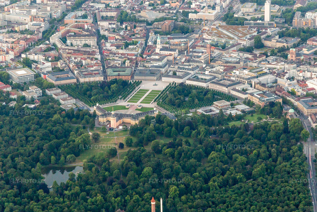 Luftbild: Karlsruhe Schloßpark im Ortsteil Innenstadt-West in Karlsruhe im Bundesland Baden-Württemberg in Deutschland. Foto: IMG_101502.jpg vom 08.07.2017 durch Werner Riehm/FLY-FOTO.de