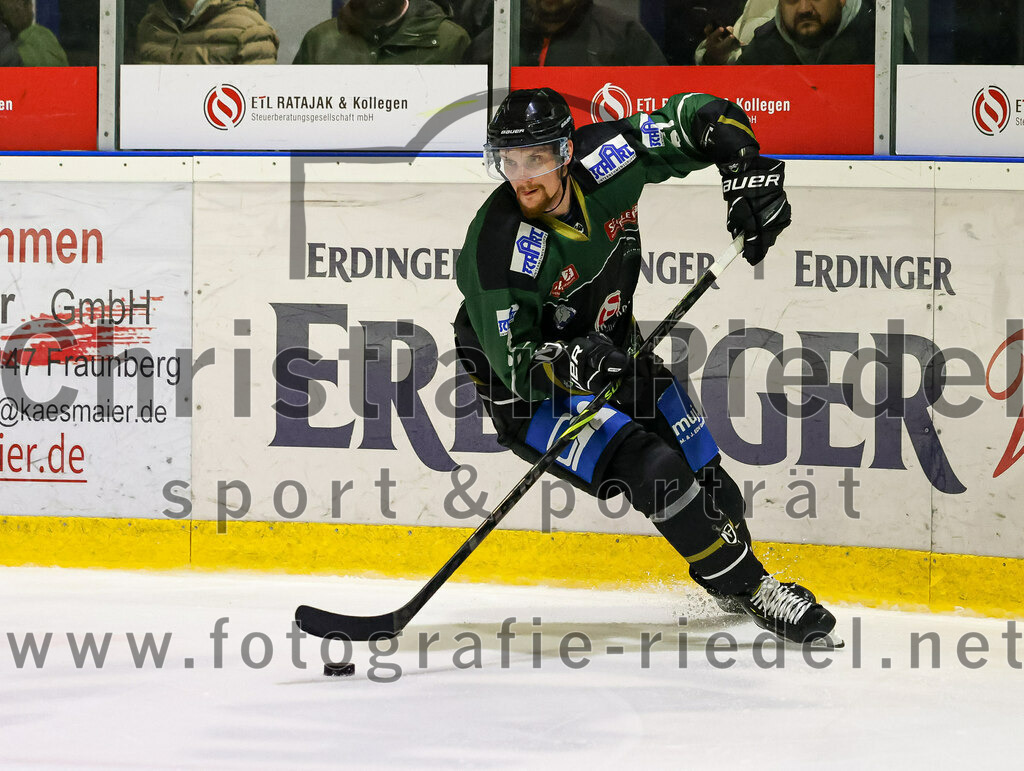 2023-03-19_087_TSV_Erding_gegen_TEV_Miesbach | Erding, Deutschland, 19.03.2023:
Eishockey, Bayernliga Playoffs 2022 / 2023, Halbfinale, TSV Erding gegen TEV Miesbach, Endergebnis: 

Roni Rukajärvi (Erding Gladiators, #61)

Foto: Christian Riedel / fotografie-riedel.net