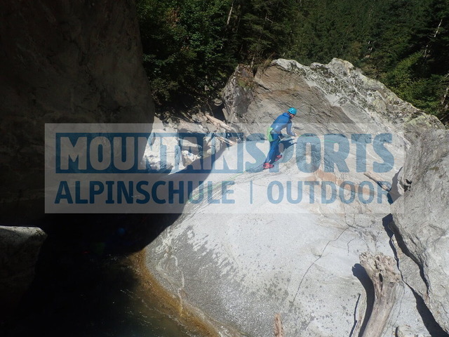 P9210047 | Bestelle die Bilder deines Berg- oder Wasser-Abenteuers mit Mountain Sports bequem von zu Hause aus direkt über unseren Online Fotoshop von pictrs.com. - Realisiert mit Pictrs.com