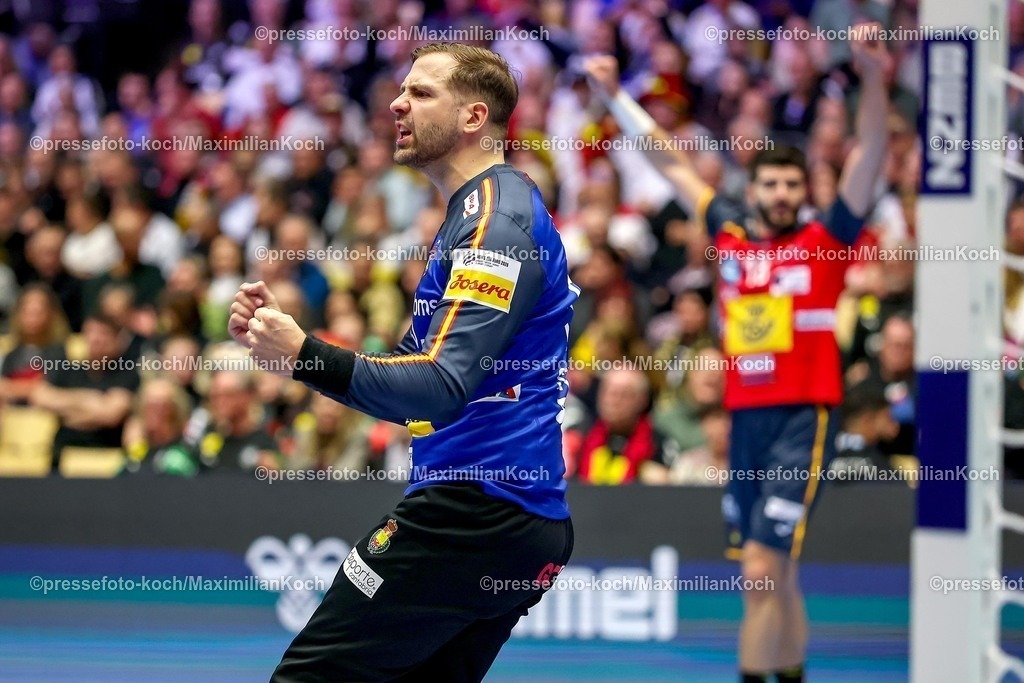 EHF15012601010 | 15.01.2026, Handball, Men's EHF EURO 2026, Spanien - Serbien, Jyske Bank Boxen in Herning, Dänemark, Preliminary Round:  Sergey Hernandez Ferrer (Espania #25) jubelnd 