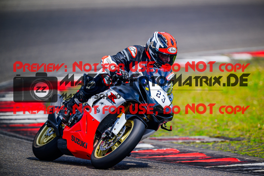 MaZZes_FotoMatrix_240717_6007705_7084 | GELB