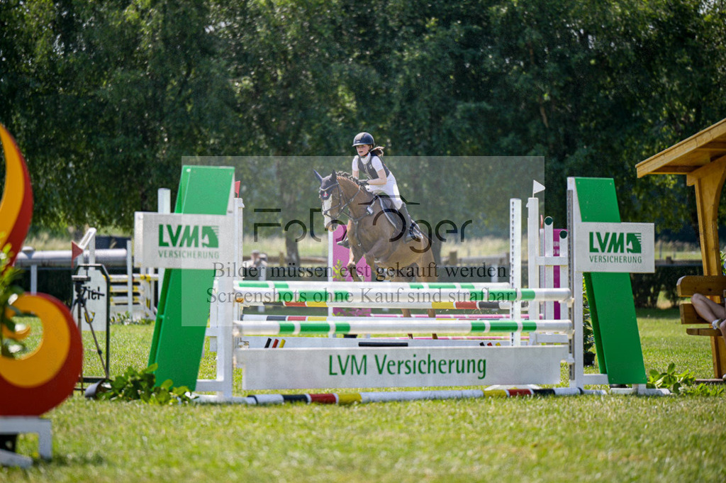 Reitturnier Voxtrup | Entdecke hochwertige Reitturnierfotos von Foto Oger. Professionell, emotional und authentisch – jetzt Lieblingsmomente im Shop bestellen.Deutschlandweite Turnierfotografie. - Realisiert mit Pictrs.com
