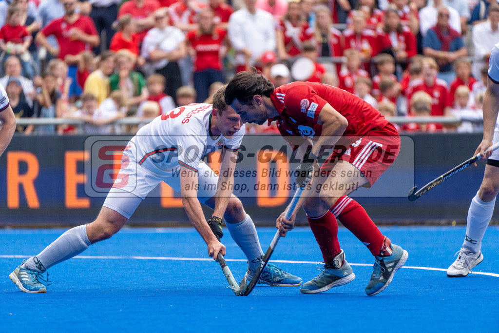 Final4_20250601-1453-HK108652 | Krefeld, Deutschland, 01.06.2025:  Feldhockey Final4 2025 – „Deutsche Feldhockey-Meisterschaften 2025“ Crefelder HTC - Rot-Weiss Köln (Finale Herren) im Gerd-Wellen-Hockeyanlage am 01.06.2025 in Krefeld, Deutschland. (Foto von Kramhöller/Fehrmann/Kaste)Krefeld, Germany, 01.06.2025: Feldhockey Final4 2025 – „Deutsche Feldhockey-Meisterschaften 2025“ Harvestehuder HTC - Düsseldorfer HC (Finale Damen) in Gerd-Wellen-Hockeyanlage at 01.06.2025 in Krefeld, Deutschland. (Foto from Kramhöller/Fehrmann/Kaste)