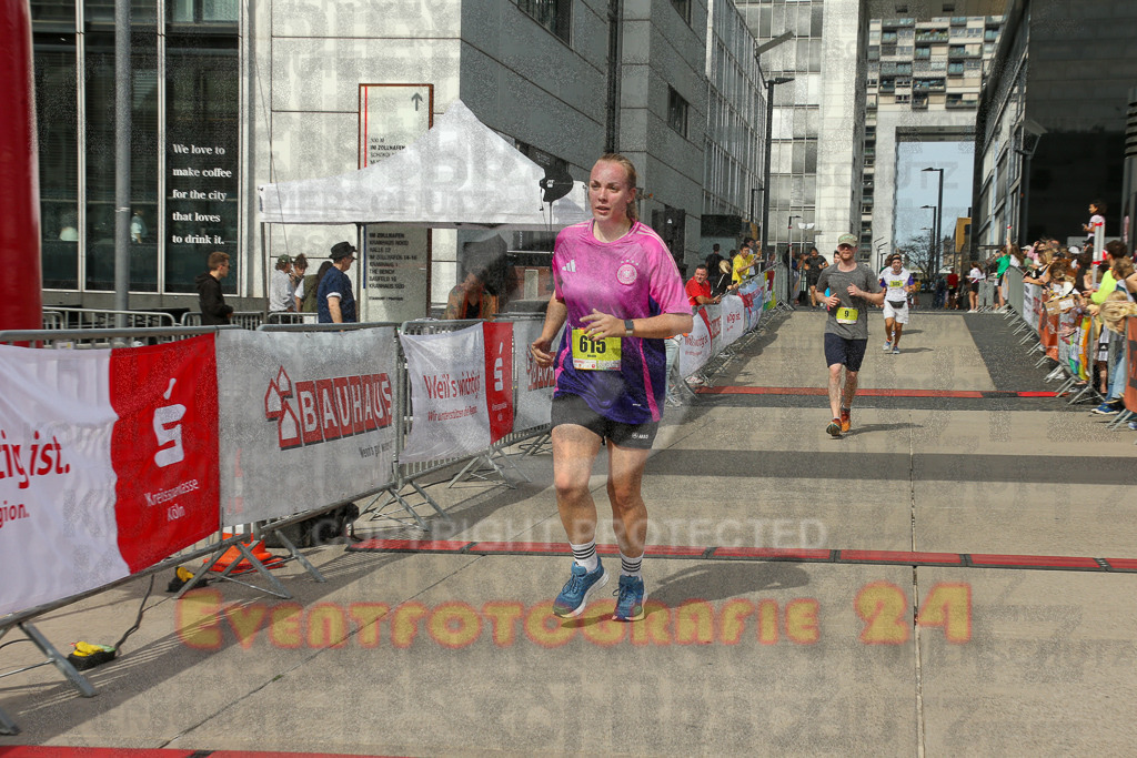 250920_1329_EX1_4999 | Sportfotografie im Rhein-Sieg Kreis, Köln, Bonn, NRW, Rheinland Pfalz, Hessen, etc. Unser Tätigkeitsfeld umfasst den Laufsport vom Volkslauf über den Marathon, Duathlon, Triathon bis zum Ultralauf wie Kölnpfad Ultra oder Schindertrail.