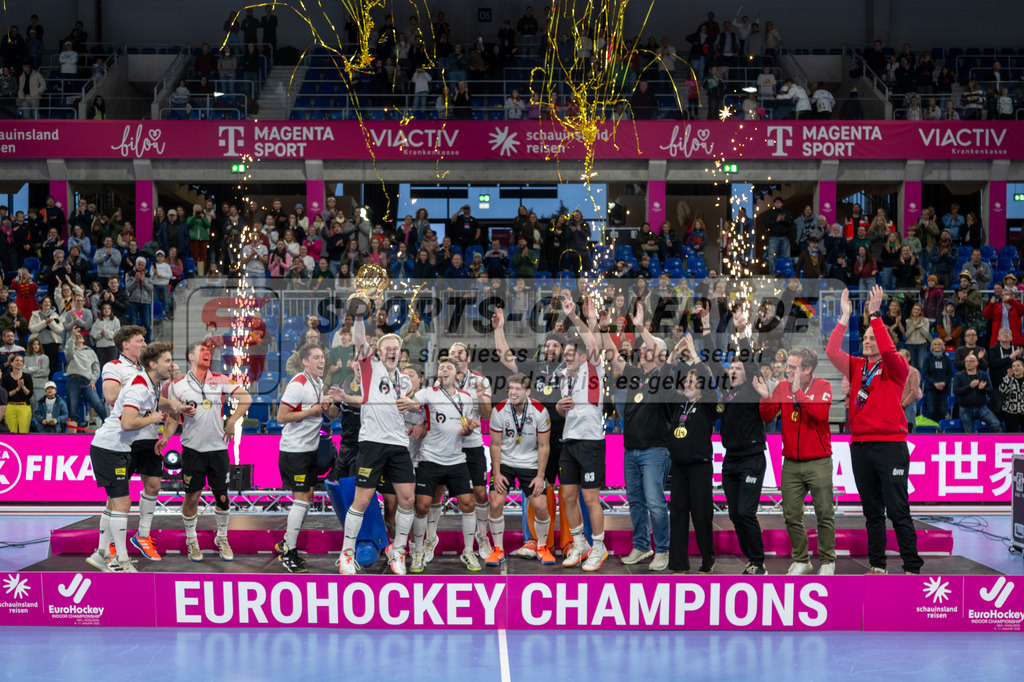 Halle EM Finale _ Siegerehrung 11.1.26 SG kl-1593 | Hockey,Sport,Fieldhockey,1.Bundesliga,2.Bundesliga,Sportfotografie,Shop,Sportphotography,Feldhockey,Hockeyliga