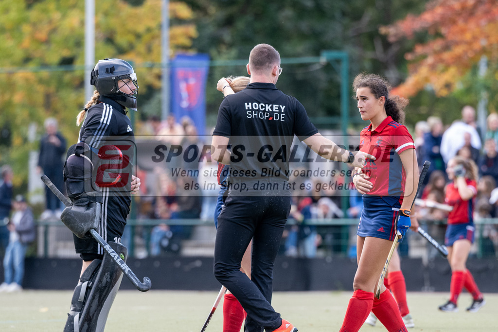 SFE_20231021_0198 | Deutsche Meisterschaft Weibliche U16 Halbfinale Düsseldorfer HC - Harvestehuder THC am 21.10.2023 in Köln (Düsseldorfer Hockeyclub 1905 e.V.), Photo: Stephan Fehrmann 2023 (Sports-Gallery)