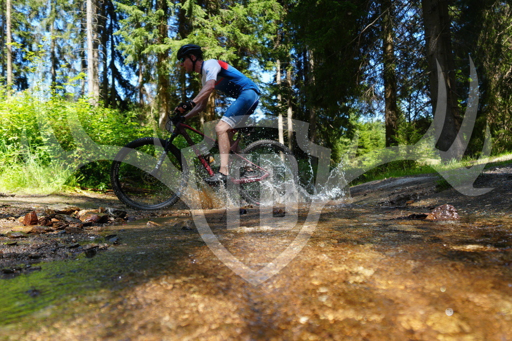 FC605070 | Fotogalerie der Treibjagd im Dunkelwald - Dein MTB Etappenrennen im Erzgebirge - Realisiert mit Pictrs.com