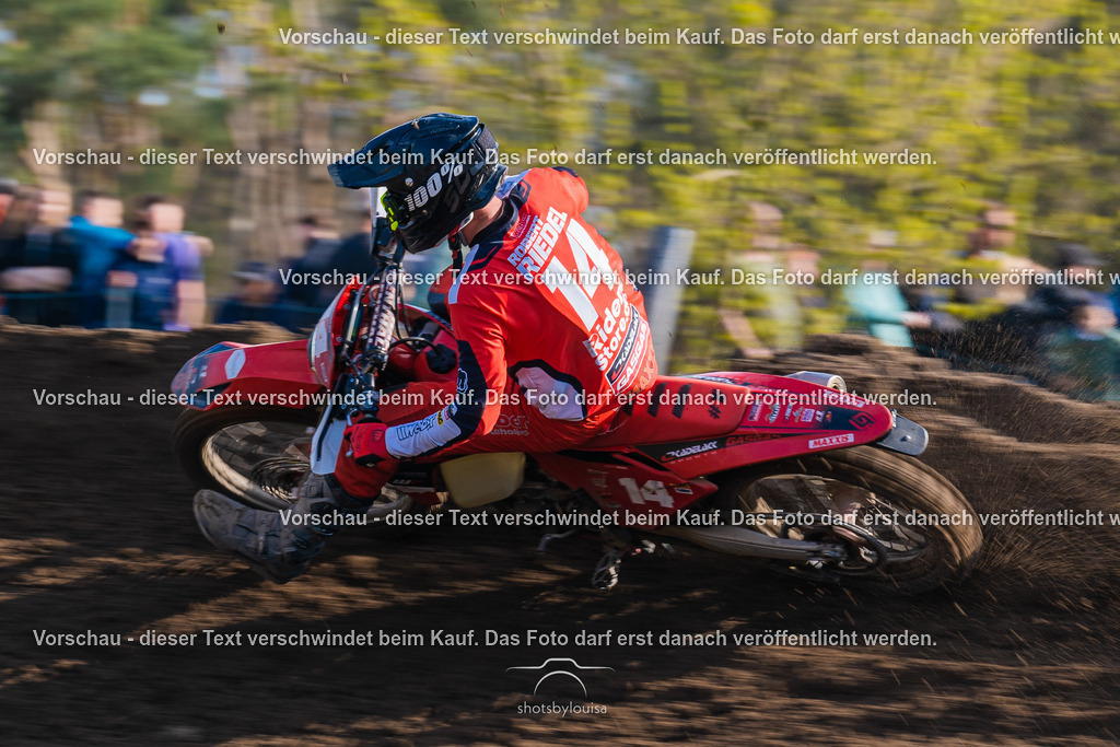 04_13_Bensdorf_MX1-4081 | Sportfotografin aus Berlin-Brandenburg mit Fokus auf Motocross. Ich halte deine sportliche Leistung und echte Emotionen auf und neben der Strecke professionell fest. Entdecke die Fotos von deinem Rennen und bestelle sie direkt hier im Shop.