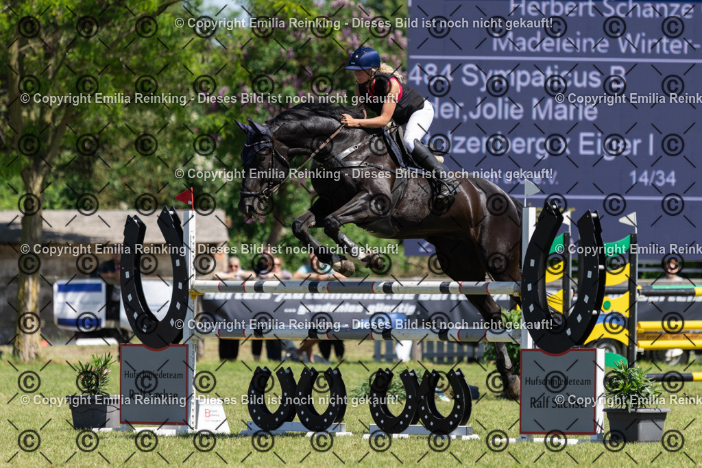 CL5A1174 | Emilia Reinking Fotografie - Realisiert mit Pictrs.com