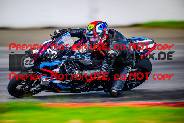 MaZZes_FotoMatrix_240520_6021986_0991 | WEISS