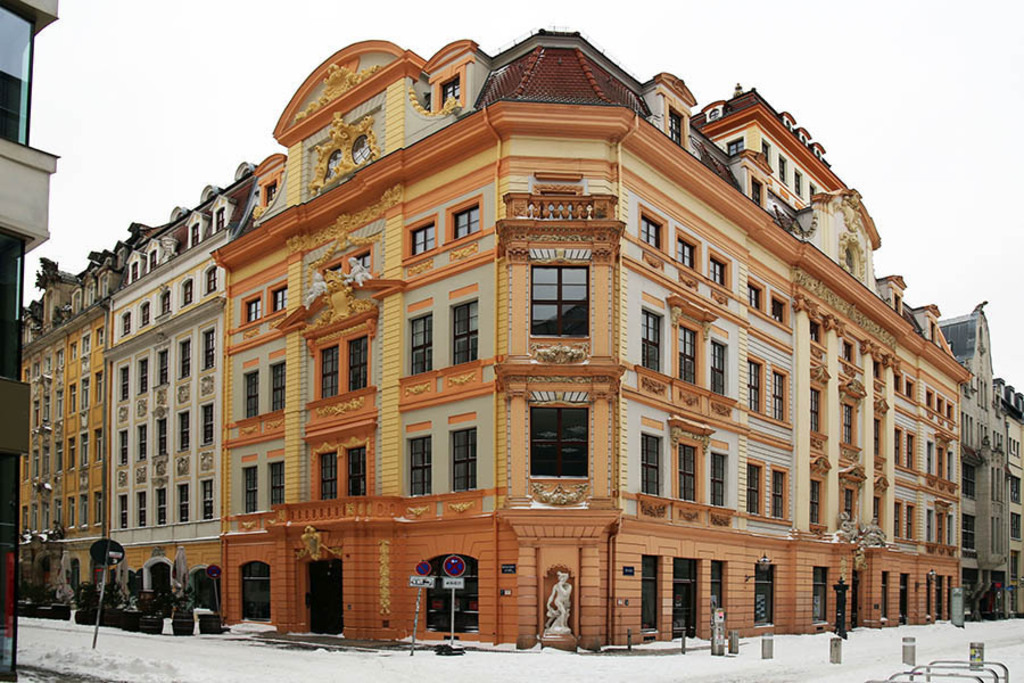 Bildlexikon Leipzig - Romanushaus im Winter | Das Team hinter BILDLEXIKON LEIPZIG bündelt historische wie aktuelle Informationen über die Stadt Leipzig in Text und Bild auf einer Plattform und stellt diese der interessierten Öffentlichkeit zur Verfügung.