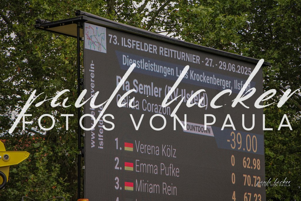 IMG_9057 | Erleben Sie dynamische Sport- und emotionale Tierfotografie in Süddeutschland mit Fotos von Paula. Spezialisiert auf Pferde- und Hundefotografie sowie Sportevents. Kontaktieren Sie mich für einzigartige und ausdrucksstarke Bilder Ihrer besonderen Momente.