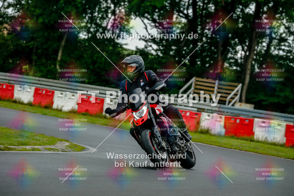 VBK-3548 | Hier findet Ihr Bilder von Touristenfahrten auf der Nürburgring Nordschleife oder von anderen Veranstaltungen die ich besucht habe. Viel Spass beim Durch Schauen 