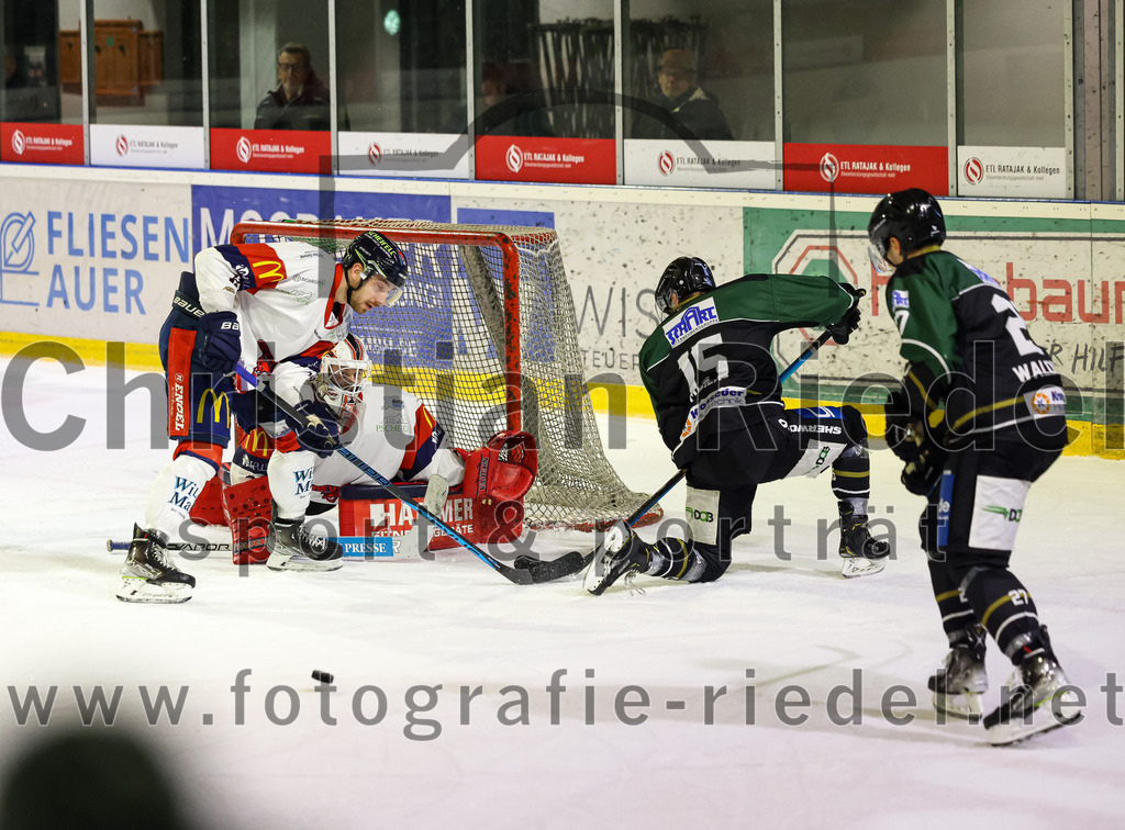 2023-01-13_131_TSV_Erding_gegen_VfE_Ulm-Neu-Ulm | Erding, Deutschland, 13.01.2023:
Eishockey, Bayernliga 2022 / 2023, 27. Spieltag, TSV Erding gegen VfE Ulm/Neu-Ulm, Endergebnis: 6:1

Foto: Christian Riedel / fotografie-riedel.net