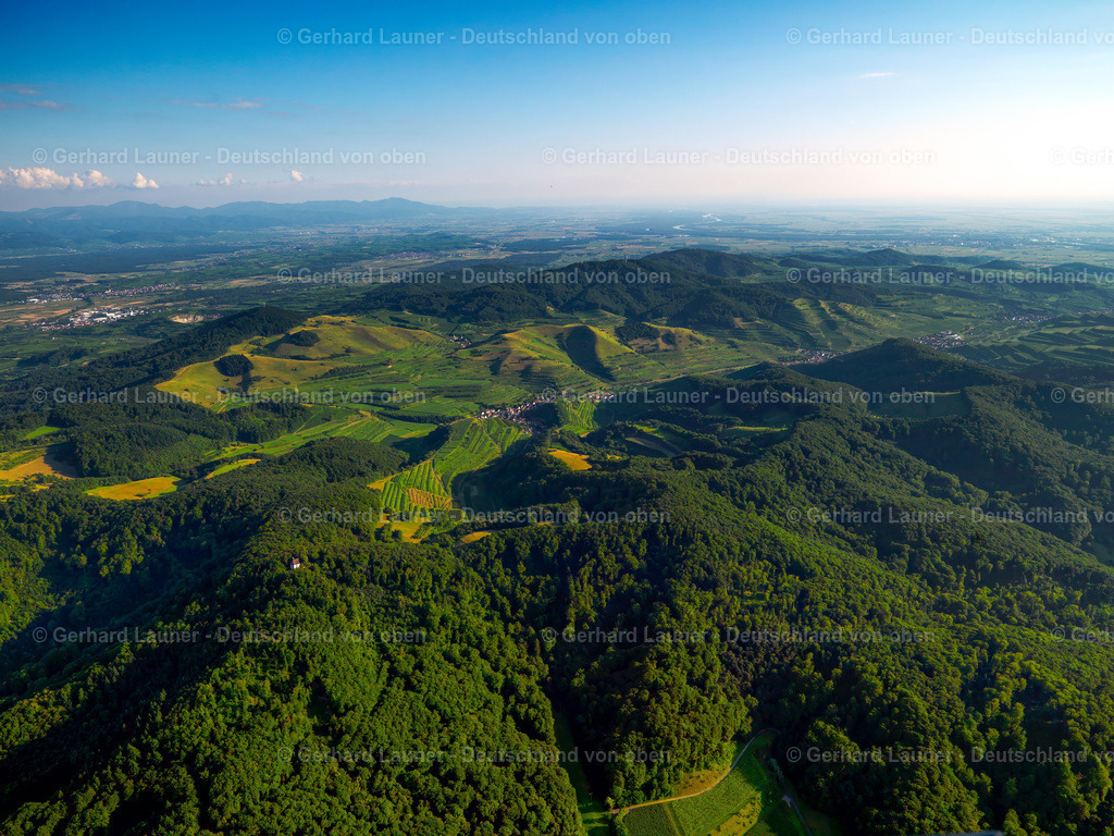 2731843 | Blick über den Kaiserstuhl bei Schelingen in Richtung Süden