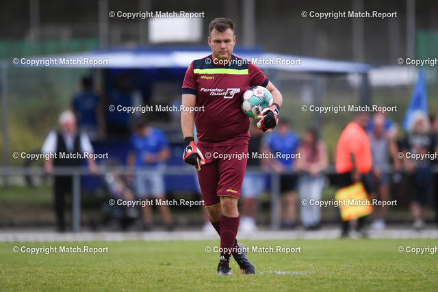 mls | Steinlach Wanderpokal am 23.07.2023 in Bodelshausen (Rasenplatz)
SV Nehren - VfB Bodelshausen
Torhueter Laurin Marc Hermann mit Ball in der Hand
FOTO: ULMER Pressebildagentur / Moritz Liss
xxNOxMODELxRELEASExx