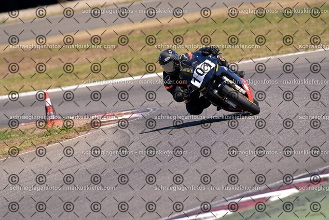 26bt04-1882 | markuskiefer.com - Realisiert mit Pictrs.com
