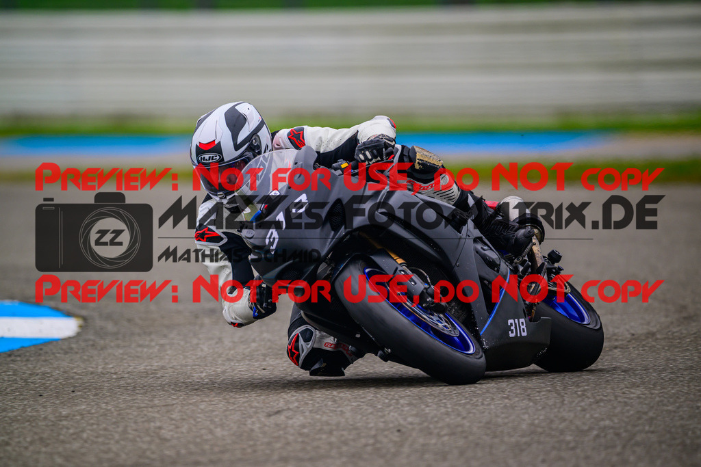 MaZZes_Fotomatrix_20250929_6007705_5674 | WEISS